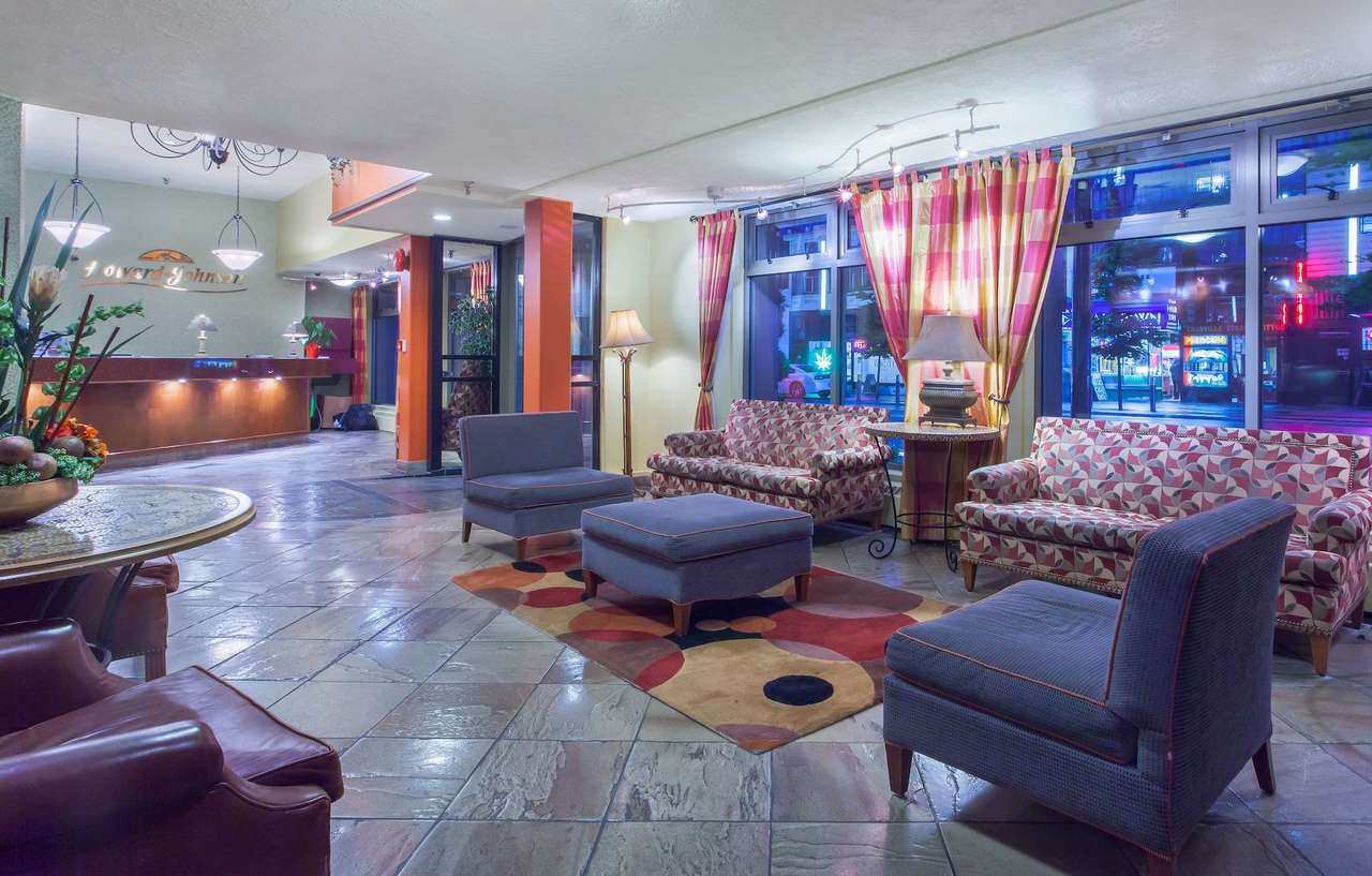 Howard Johnson By Wyndham Vancouver Downtown Exteriör bild